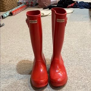 Hunter bright red boots size 3